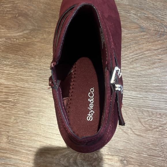 Women's Burgundy Ankle Boots size 7 - Picture 2 of 5